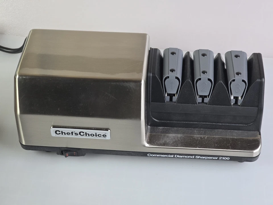 Afilador de diamantes comercial Chefs Choice modelo 2100 apenas usado excelente aspecto Foto 2 de 4