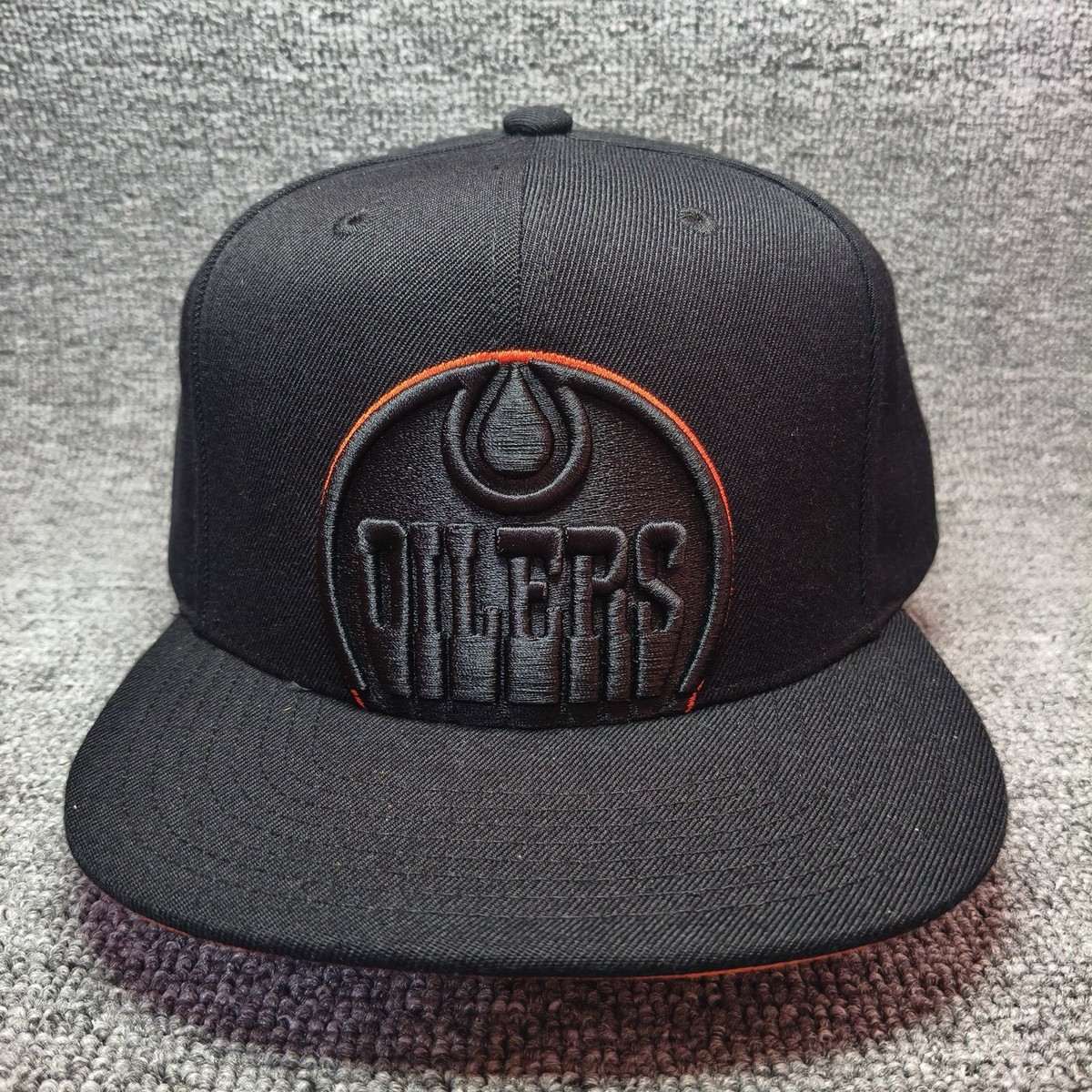 Mitchell & Ness Edmonton Oilers Black Snapback Cap NHL Flat Brim