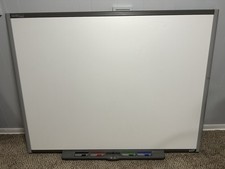 SMART Board SB680 77&quot; Interactive Whiteboard In Great Condition Pens