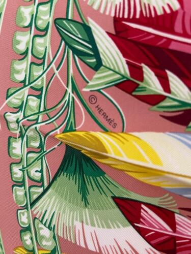 Hermes Danse Pacifique Silk 90cm New Feathers and Shells Dusty Rose NIB - Picture 3 of 8
