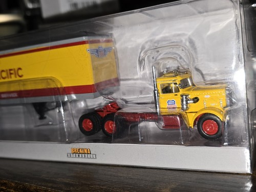 Brekina 1/87 HO 1955 Peterbilt Tractor Trailer Union Pacific UP Scale Truck - Picture 3 of 4