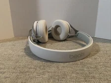 Beats by Dr. Dre EP ML9A2LL/A Headphones - White Working