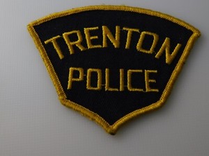 TRENTON POLICE VINTAGE PATCH SHOULDER CREST ONTARIO COLLECTOR ONTARIO