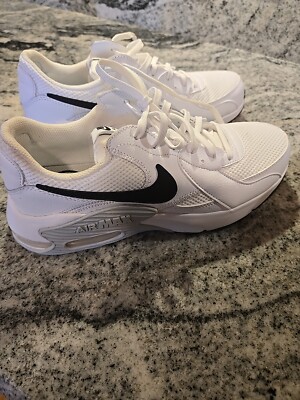 White Nike Air Maxes 