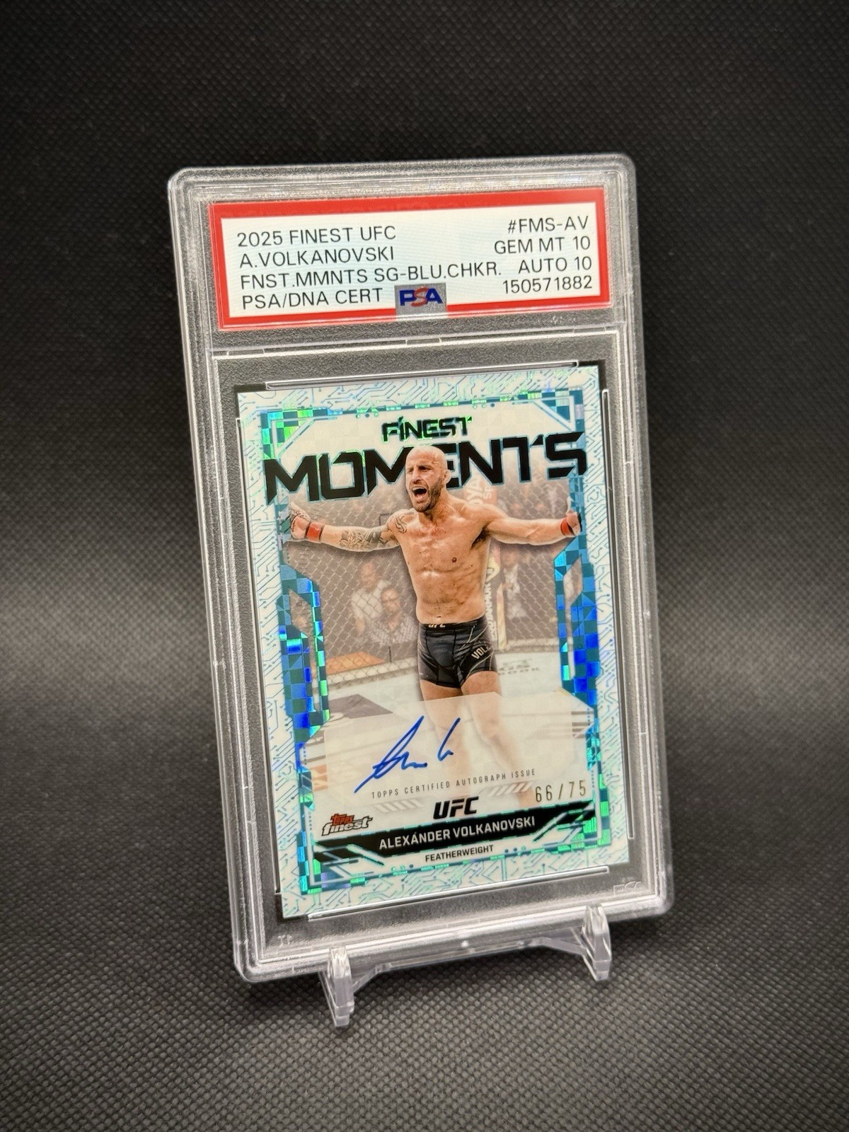 Alexander Volkanovski 2025 Topps Finest UFC Finest Moments Auto /75 PSA 10/10 view 2