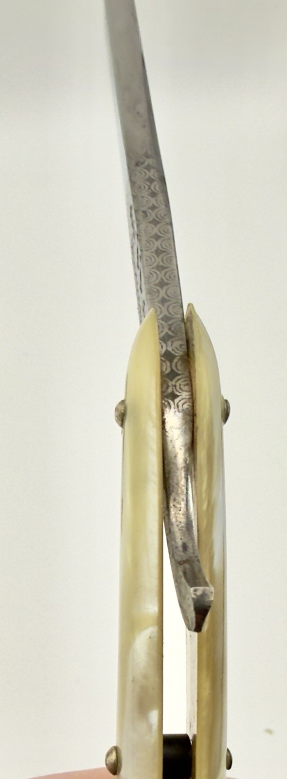 Vintage Dubl Duck Pearlduck 9/16 Round Point Wonderedge Straight Razor