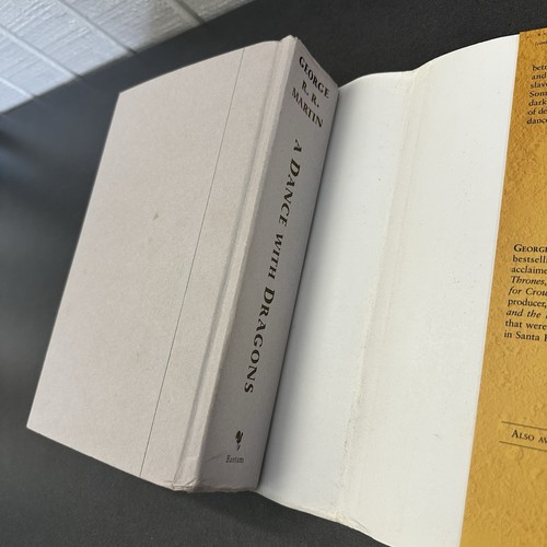 A Dance with Dragons George Martin 2011 Hardcover Book First Edition 1st Print - Foto 14 di 19