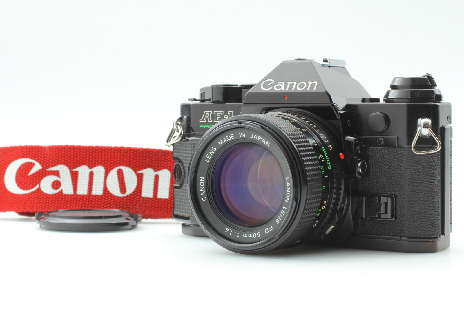 Canon キャノン AE-1 Program 135mm f 2.8レンズ付 Canon キャノン AE-1 Program 135mm f 2.8レンズ付