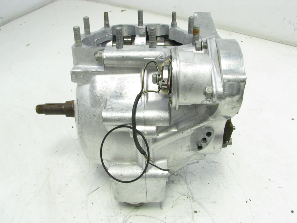 Norton Commando 750 1968 fabricante original motor cárter cárter cárter bloque Foto 3 de 4