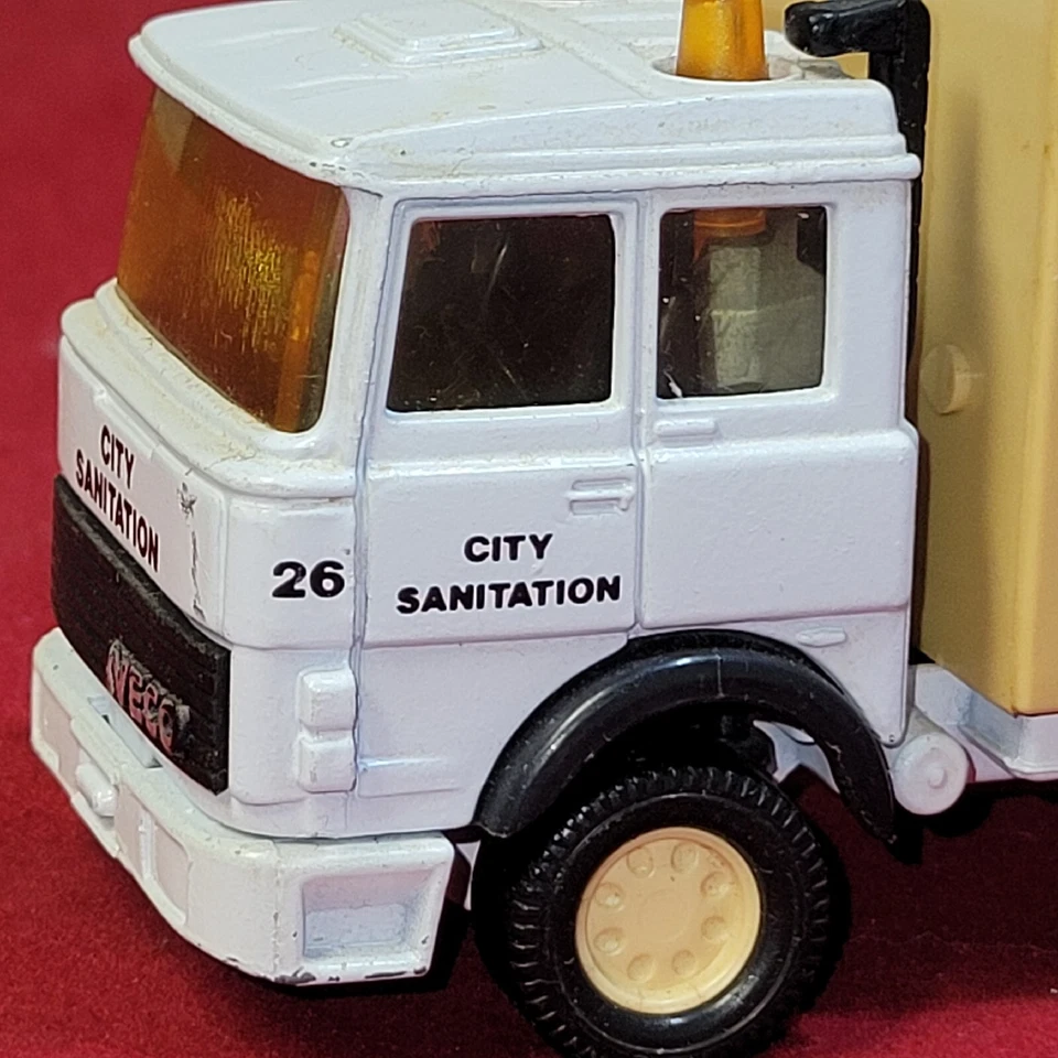 Vintage Matchbox  Super King  Sanitation Truck,Diecast Body, Moving Ramp HTF - Image 3 of 4