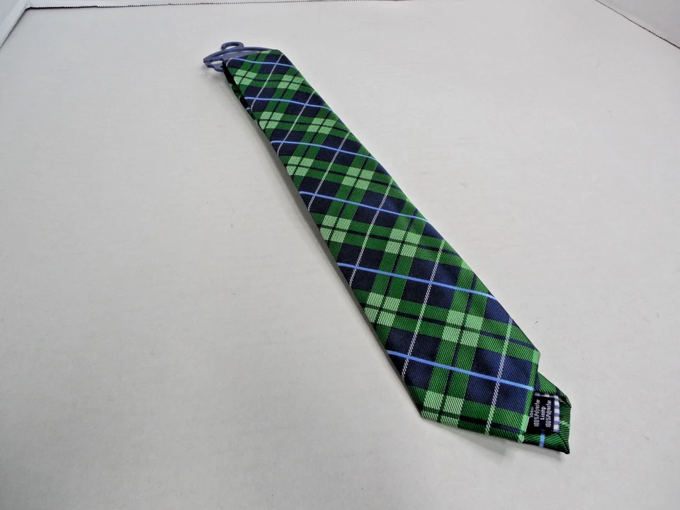 Chaps Neck Tie Boy's Classic Green & Blue Plaid 100% Polyester 48" x 2.50" NWT - Imagem 2 de 4