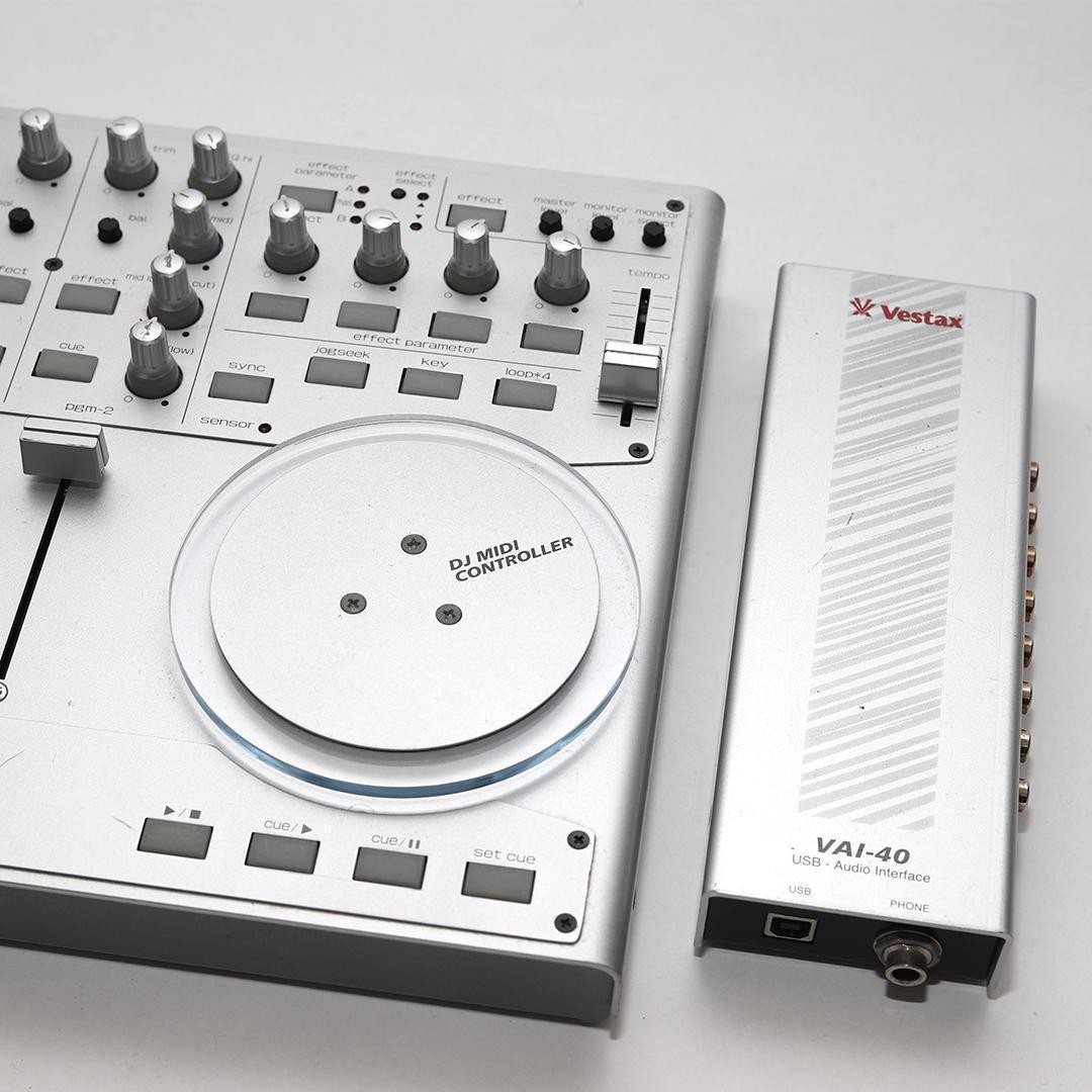 Vestax VCI-100 MIDIコントローラー + VAI-40 VCI-100MK2_45R_M.jpg?fit=2048,