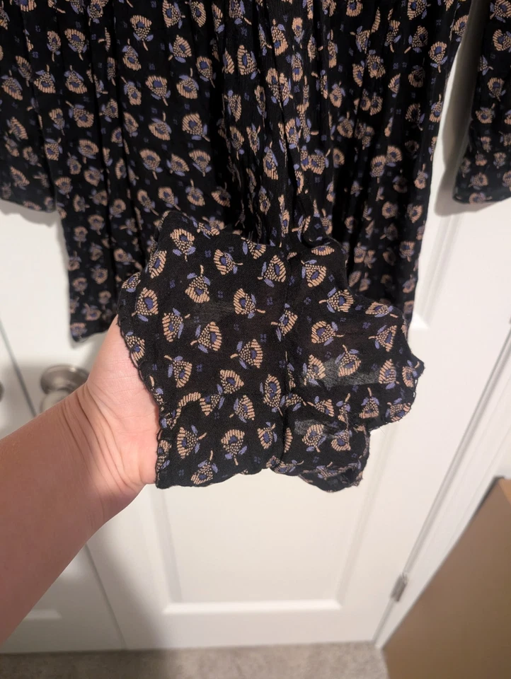 Urban Outfitters | Mameluco Floral Manga Larga Ecote Pia Con Botones Talla Pequeña Foto 3 de 4