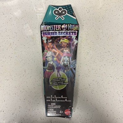 Monster High Buried Secrets MYSTERY - 11'' Doll 1 Pair Of Shoes 4 Accessories NEW