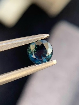 0.46/Ct, Natural Teal/blue-Green Sapphire from Madagascar,Africa.Best round Cut 