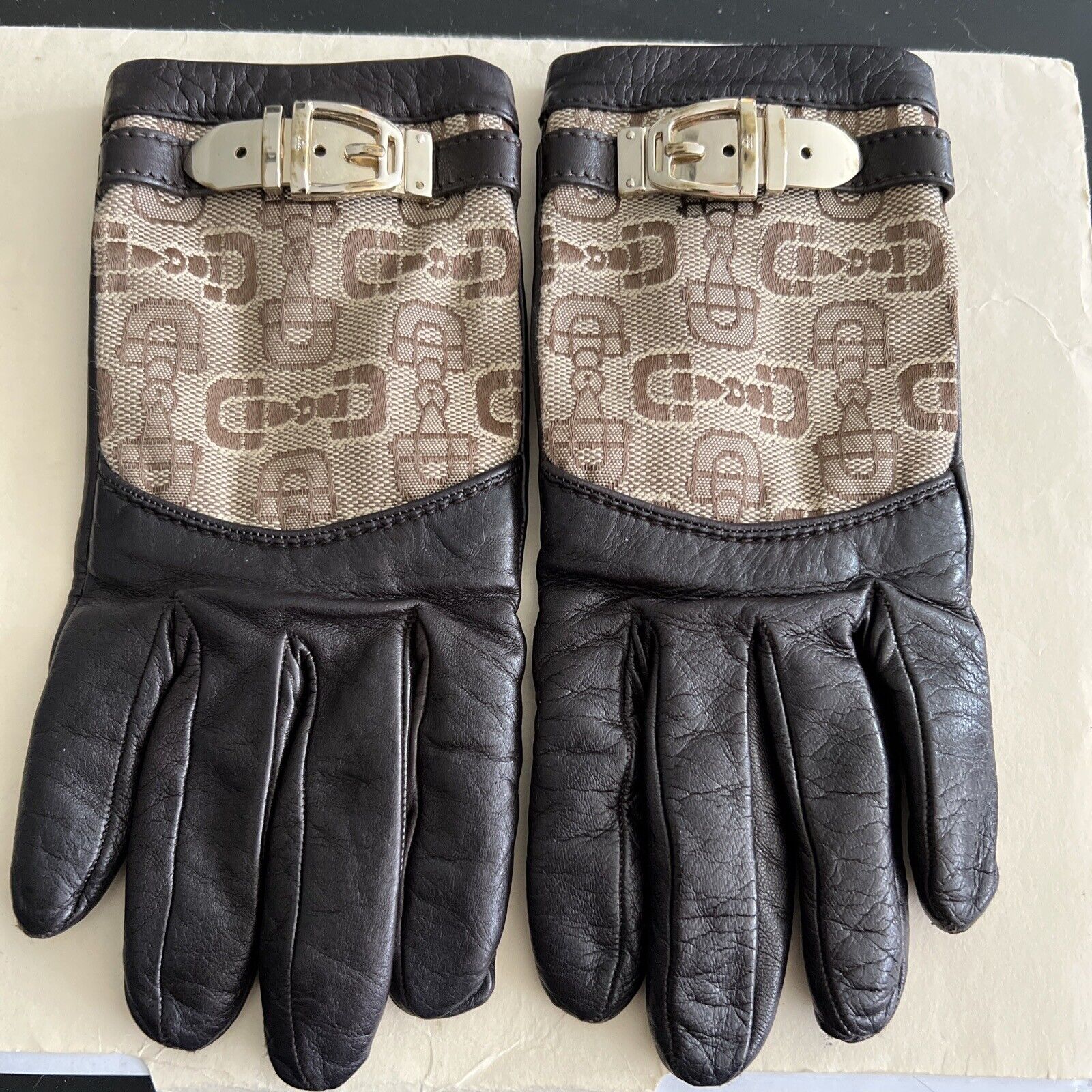 gucci leather gloves women - image 1