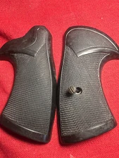 Pachmayr Revolver Grips Used Smith and Wesson K Frame Large Grip