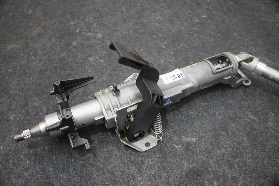 Conjunto de eje de columna de dirección tracción trasera 2,0 L 686262AA Alfa Romeo Giulia Veloce 2024 Foto 4 de 4