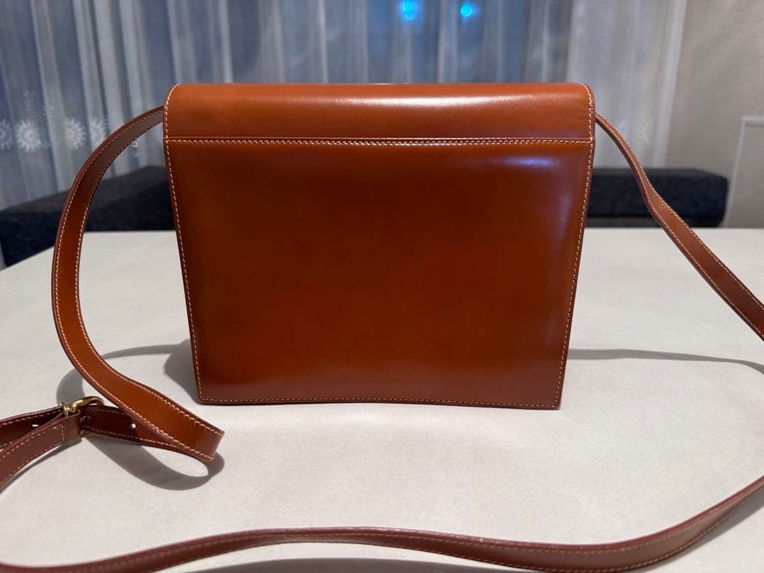 GUCCI Solid Rectangle Shoulder Bag Turnlock Leath… - image 22