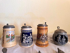 4x Steingut Bierkrug mit Zinndeckel, verschiedene Motive/Farben Minden/Westf.