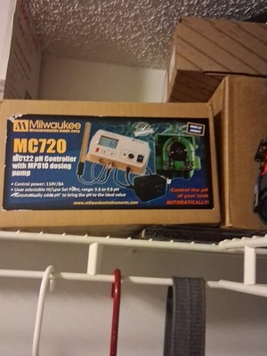 Milwaukee Digital pH/ORP Controller MC720 with MP810 Dosing Pump