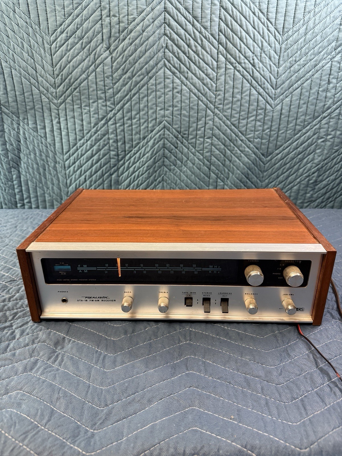 Realistic STA-18B vintage audio equipment - eBay listing photo 2