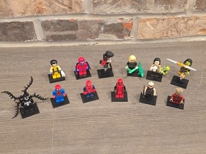 12 LEGO Marvel Super Heroes Minifigures Wolverine Chopper Magneto Deadpool Loki