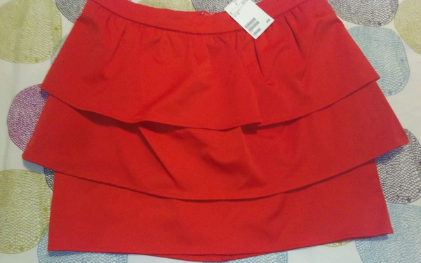 Falfa roja volantes peplum de H&M NUEVA CON ETIQUETA, T.44