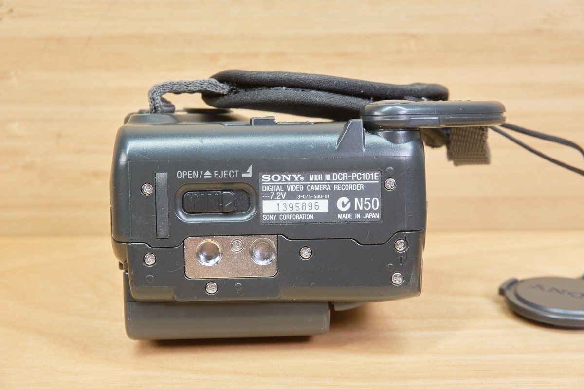 Vintage Sony Handycam DCR-PC101 MiniDV Digital Camcorder