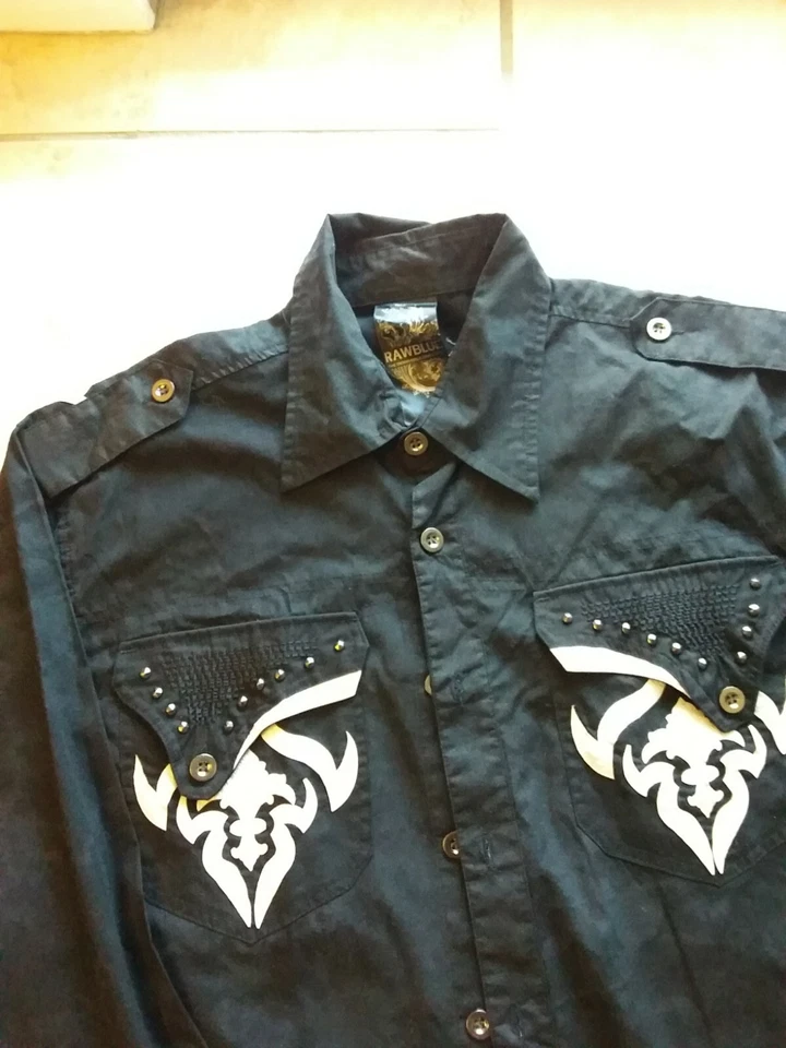 Camisa azul crudo manga larga gráficos tachuelas negras talla grande Foto 2 de 4