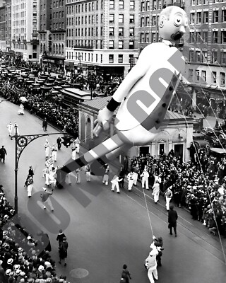 1924 Macy's Thanksgiving Day Parade Float in New York City -A- 8x10 Photo