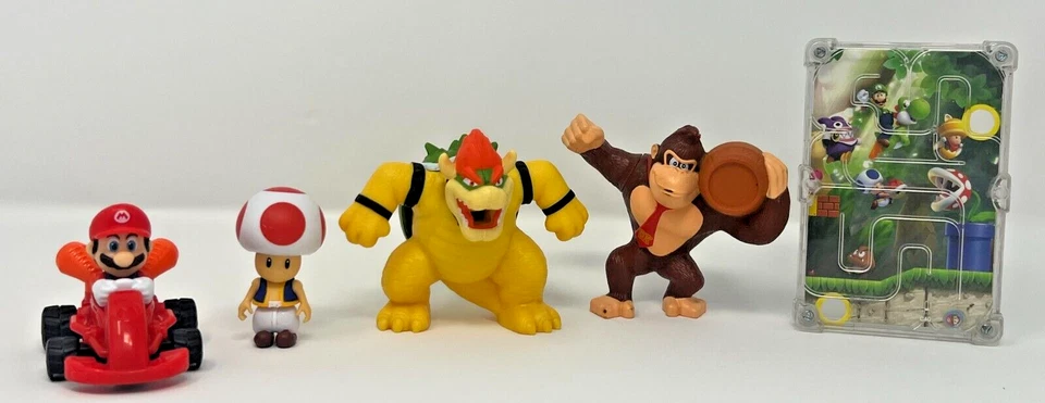 Lote Mixto de 4 Figuras Mcdonalds Happy Meals y Doble Laberinto Mundial de Super Mario Bros Foto 2 de 4