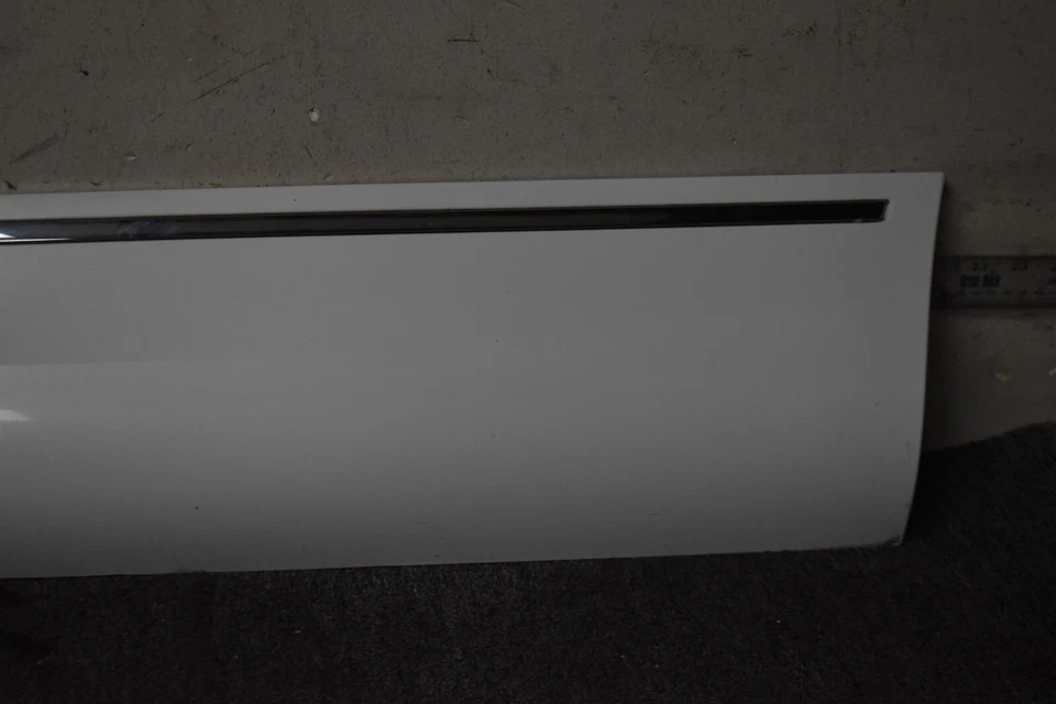 AUDI Q7 PREMIUM 2010-2015 LADO IZQUIERDO MOLDURA INFERIOR FÁBRICA OEM Foto 3 de 4