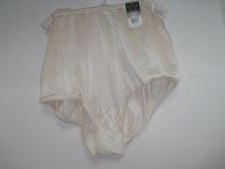 Vanity Fair Women's 15712 Perfectly Yours Ravissant Brief Candle Glow10/3XL New