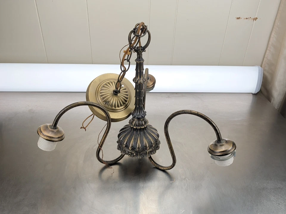 Candelabro de teto vintage antigo estilo art nouveau latão 3 braços - Imagem 2 de 4