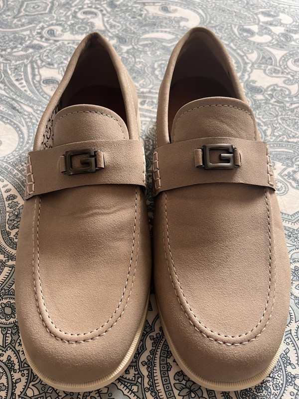 GUESS Women's Beige Loafer Flats 8.5 Slip-On Comfort Synthetic Logo Buckle