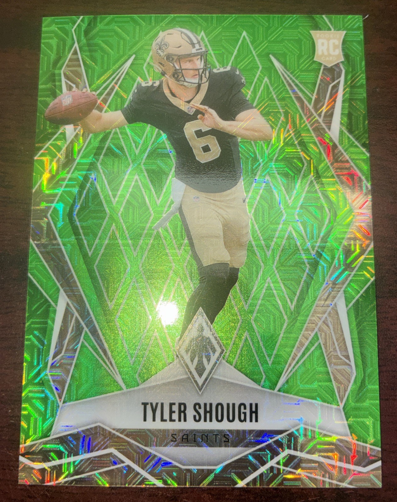 2025 Panini Phoenix - Rookies Tyler Shough #169 Lime Green Mojo /75 (RC)