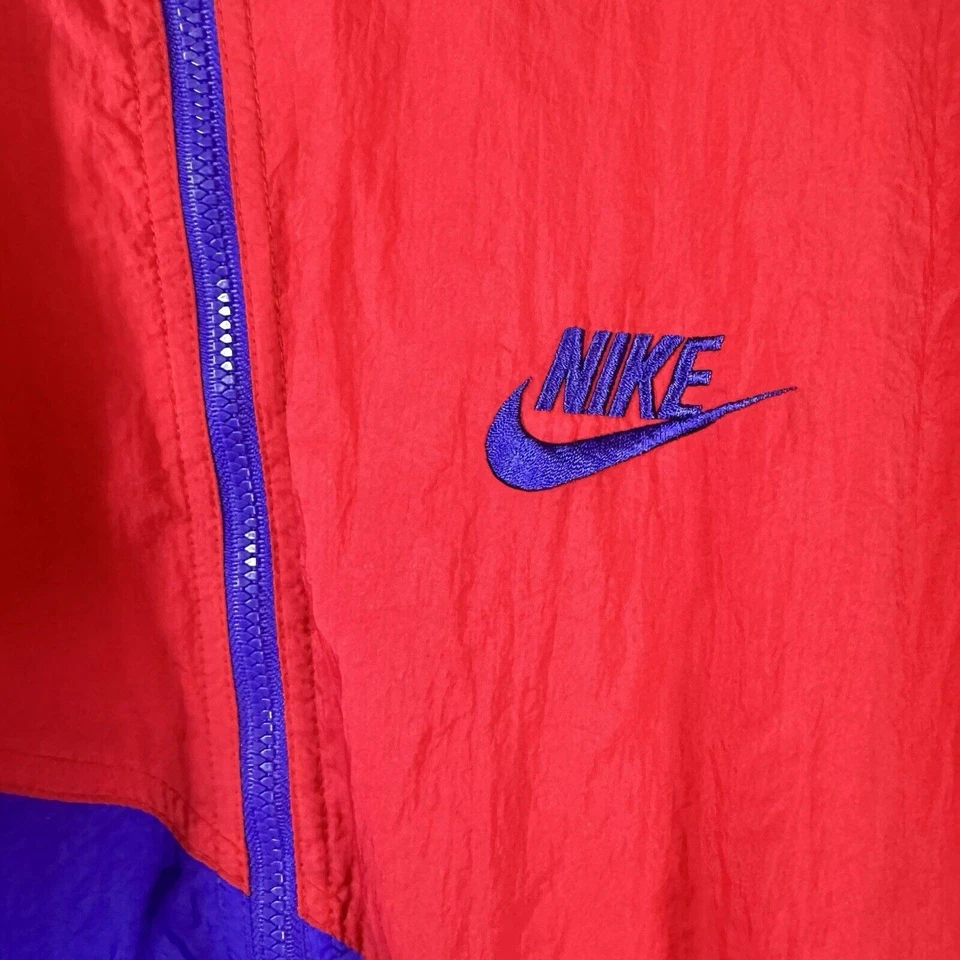 NIKE Vintage Cortavientos Chaqueta Roja Traje de Pista Hip-Hop Cremallera Rojo Raro Usado en Excelente Condición M Foto 3 de 4