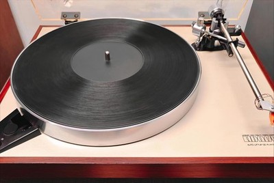 Excellent Vintage Luxman PD 264 Turntable. Auto Lift-Up Direct-Drive Player