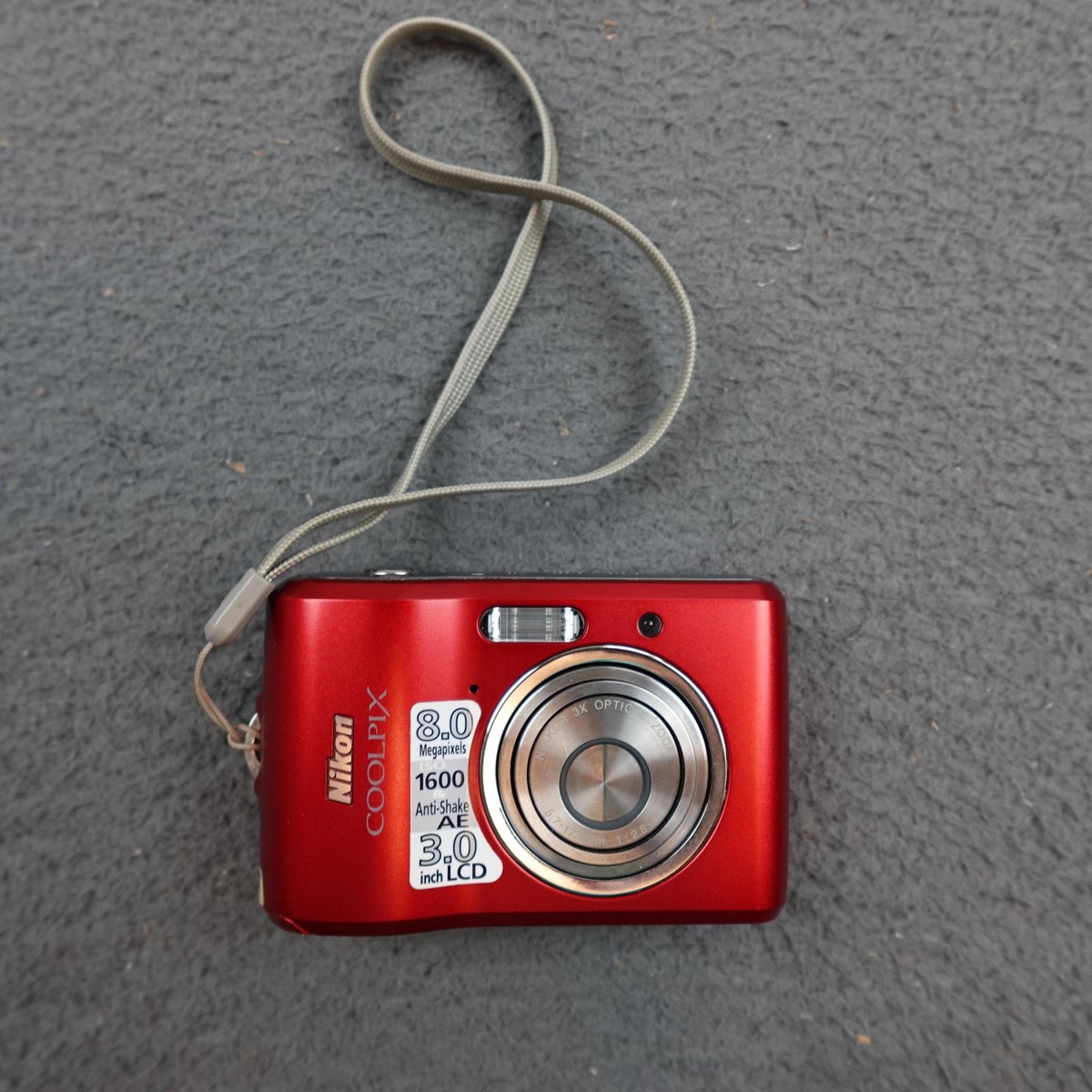 Nikon CoolPix L18 Digital Camera 8.0 MP Red 3x Optical Zoom 3