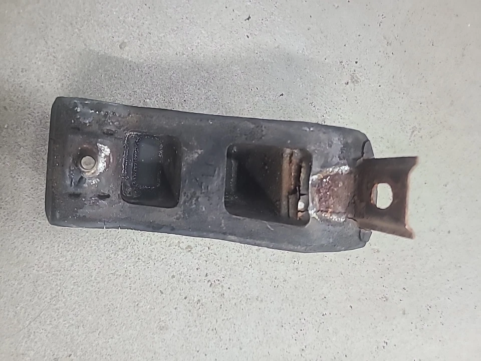 76-77 丰田 Celica GT 前保险杠垫保险杠 — 第 4/4 张图片