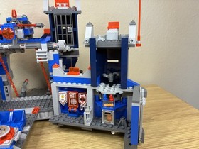 Lego Nexo Knights The Fortrex 70317 100% Complete