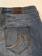14 Reg 34.5 x 32.5 Maurices Women  s Straight Leg  Stretch Jeans
