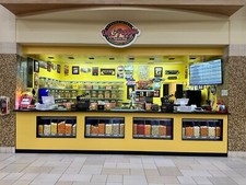 1/2 Gallon Bag of On  Poppin Popcorn Shops Gourmet Caramel Popcorns with Nuts