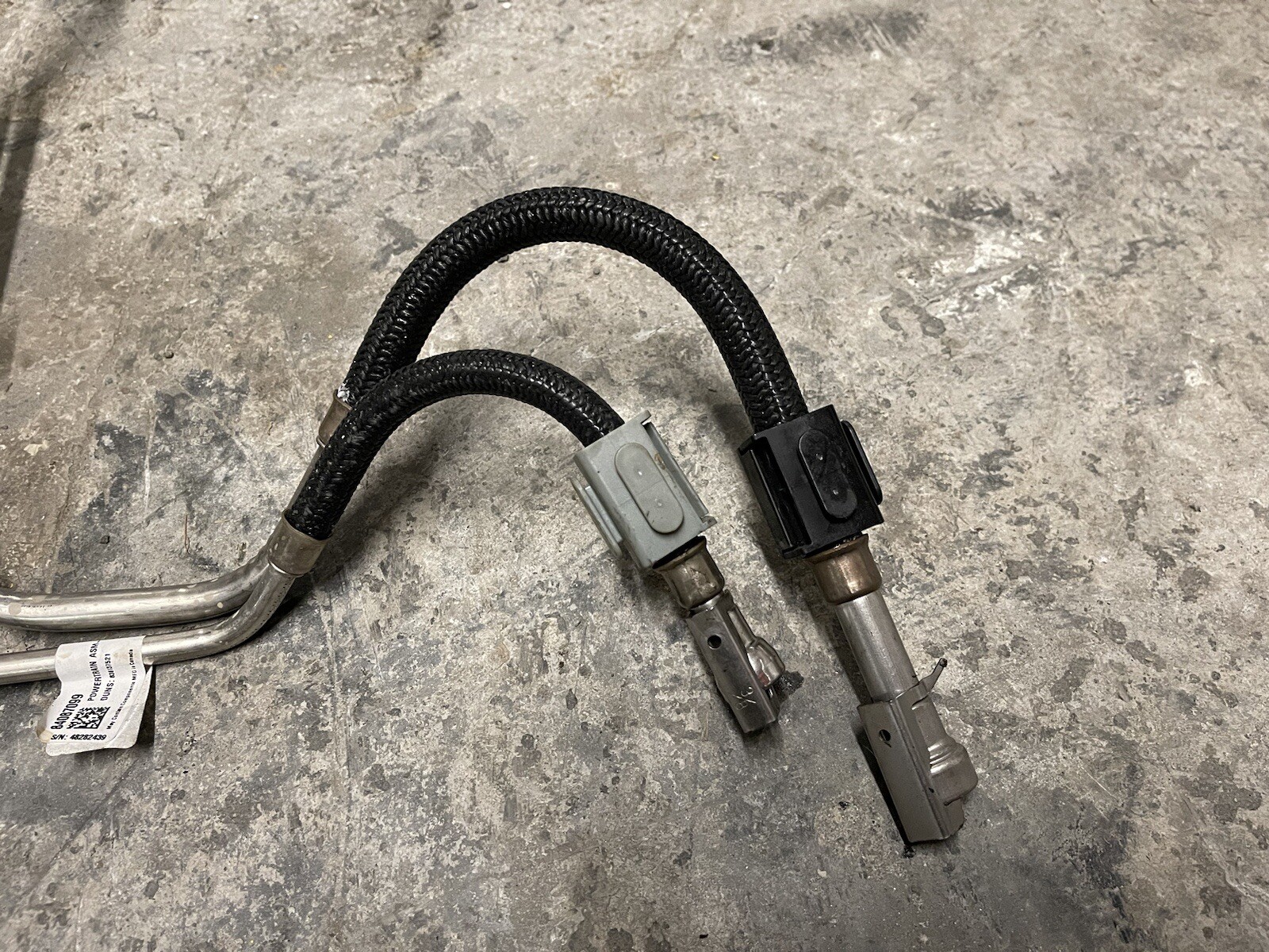 2020 2021 2022 GMC SIERRA 2500 FUEL LINES PAIR POWER TRAIN OEM 