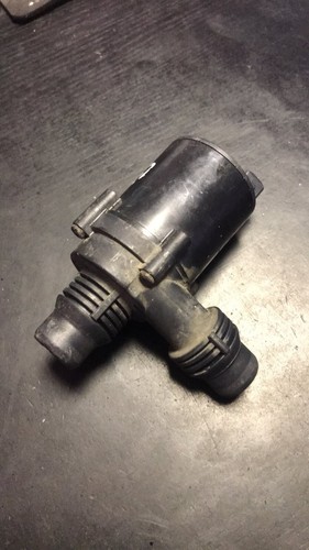 BMW X5 F15 X6 F16 ZUSATZWASSER KÜHLMITTEL HEIZUNGSPUMPE 9197085