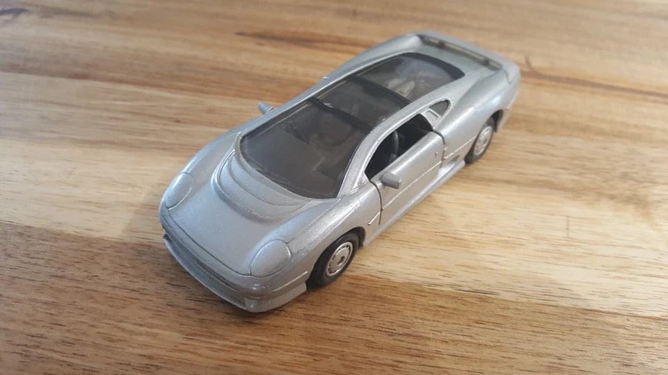 maisto 1/40 jaguar XJ220 - Photo 2/4
