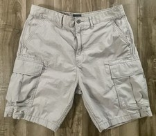 Mens Levi  s Cargo Shorts Beige sz 34 Excellent Condition 