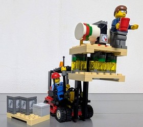 LEGO City Truck & Forklift 7733 with Instructions Minifigs