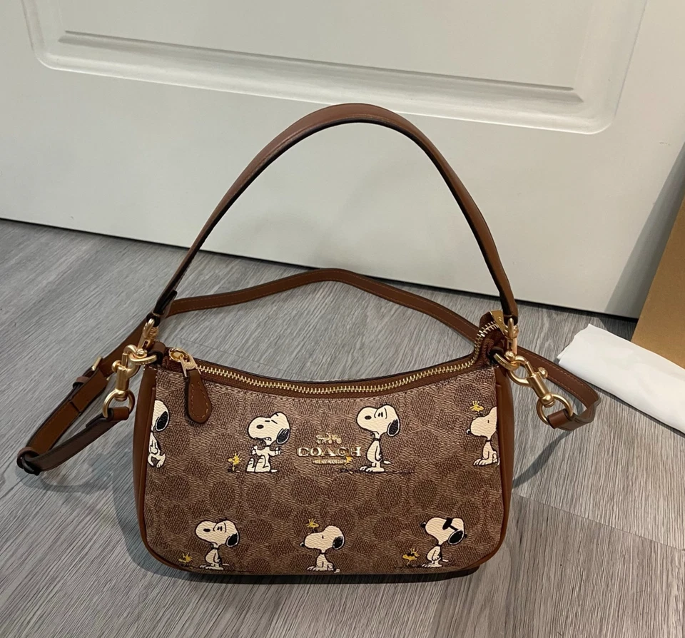 Новый с Ярлыками C.O.A.C.H арахис Тери наплечная сумка желтовато-коричневый коричневый Snoopy подпись холст CBJ88 - Изображение 4 из 4